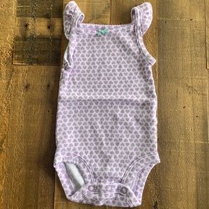 3 for $6 / Carter’s onesie tank heart onesie (NB)